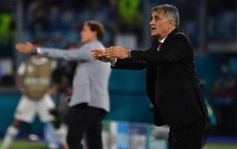 虎扑球迷-意大利完胜 土耳其主帅心服口服：对手显然更优越