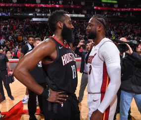 虎扑社区-杜兰特：我不觉得韦德比哈登更有助于夺冠 韦德后两冠出力不多