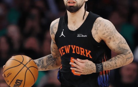 虎扑NBA-28岁生日快乐！NBA官方晒阿尔瓦拉多赛场照为其庆生